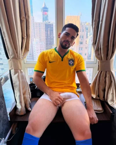 Harold photo 24, latino, curvy, black hair, 180 cm, 81 kg, Hong Kong