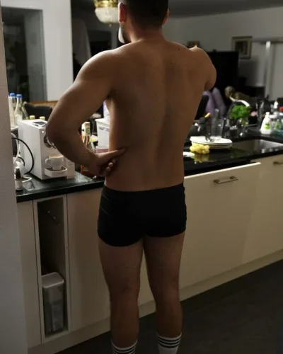Harold photo 30, latino, curvy, black hair, 180 cm, 81 kg, Hong Kong