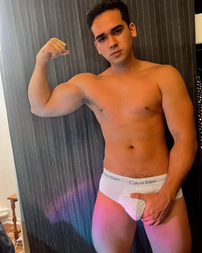 Harold photo 4, latino, curvy, black hair, 180 cm, 81 kg, Hong Kong