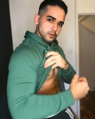 Harold photo 9, latino, curvy, black hair, 180 cm, 81 kg, Hong Kong