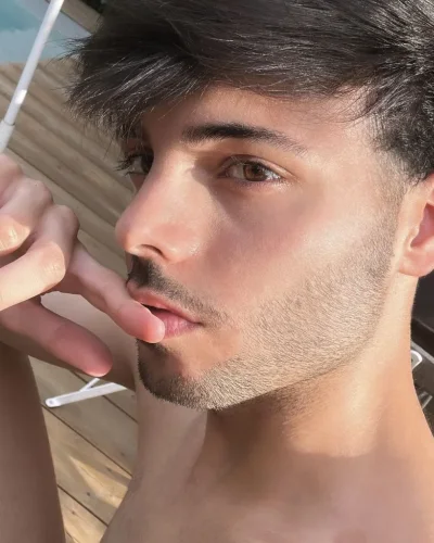 Lucas photo 25, european, slim, black hair, 178 cm, 54 kg, Hong Kong