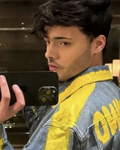 Lucas photo 36, european, slim, black hair, 178 cm, 54 kg, Hong Kong
