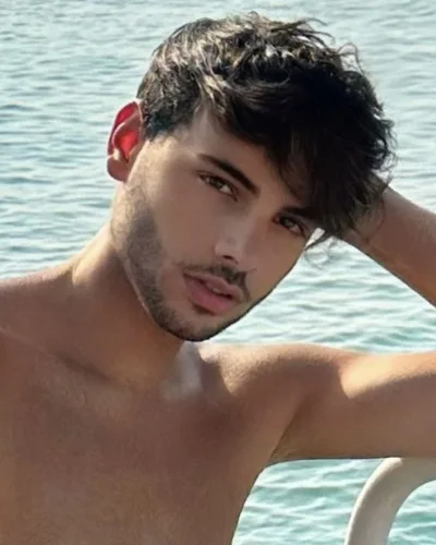 Lucas photo 37, european, slim, black hair, 178 cm, 54 kg, Hong Kong