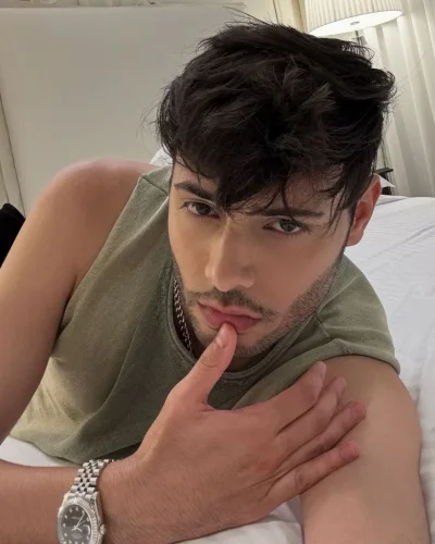Lucas photo 40, european, slim, black hair, 178 cm, 54 kg, Hong Kong