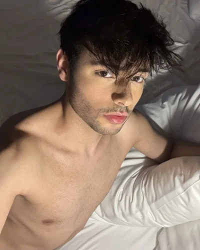 Lucas photo 52, european, slim, black hair, 178 cm, 54 kg, Hong Kong
