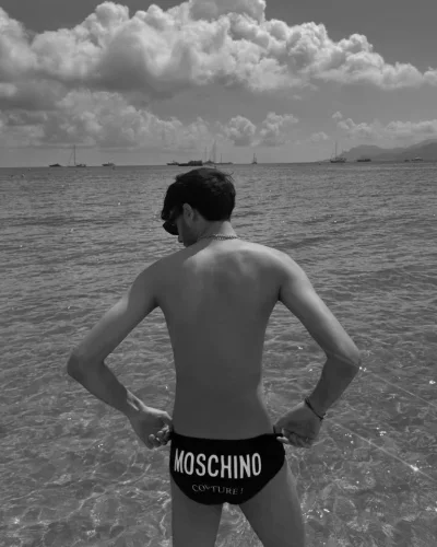 Lucas photo 7, european, slim, black hair, 178 cm, 54 kg, Hong Kong
