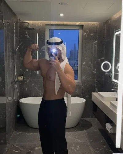 Emre photo 14, latino, curvy, black hair, 178 cm, 81 kg, Hong Kong