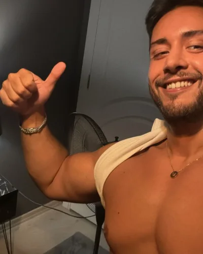 Emre photo 4, latino, curvy, black hair, 178 cm, 81 kg, Hong Kong