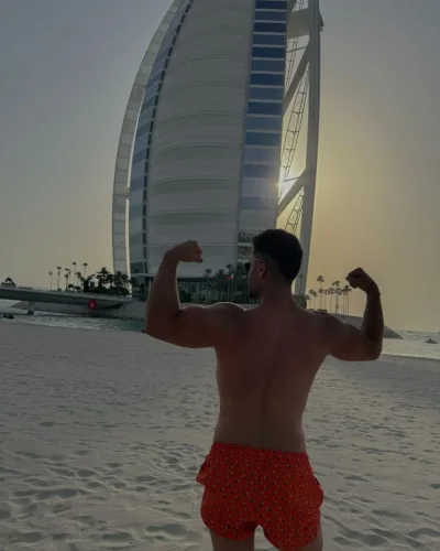 Emre photo 7, latino, curvy, black hair, 178 cm, 81 kg, Hong Kong