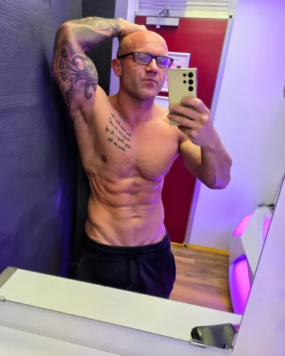 Alonzo photo 3, slavic, curvy, brunette, 180 cm, 90 kg, Hong Kong
