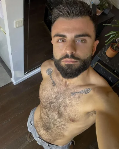 Thom photo 4, european, average, black hair, 180 cm, 72 kg, Hong Kong