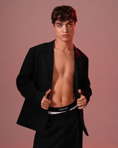 Evgen photo 1, latino, average, brunette, 183 cm, 70 kg, Hong Kong