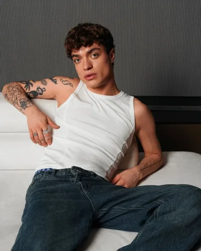 Evgen photo 4, latino, average, brunette, 183 cm, 70 kg, Hong Kong