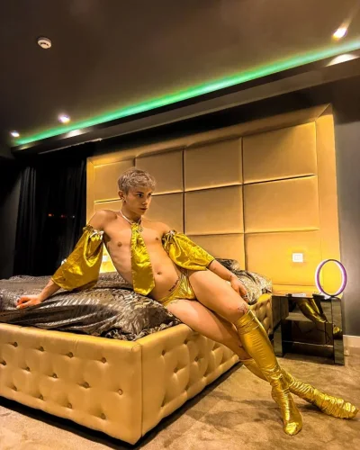Zarcy photo 29, latino, average, blonde hair, 175 cm, 65 kg, Hong Kong