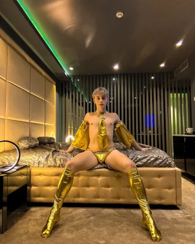 Zarcy photo 32, latino, average, blonde hair, 175 cm, 65 kg, Hong Kong