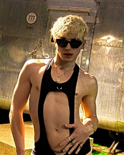 Zarcy photo 41, latino, average, blonde hair, 175 cm, 65 kg, Hong Kong
