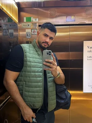 Enkaz photo 1, latino, curvy, black hair, 198 cm, 105 kg, Hong Kong