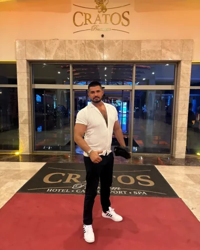 Enkaz photo 12, latino, curvy, black hair, 198 cm, 105 kg, Hong Kong