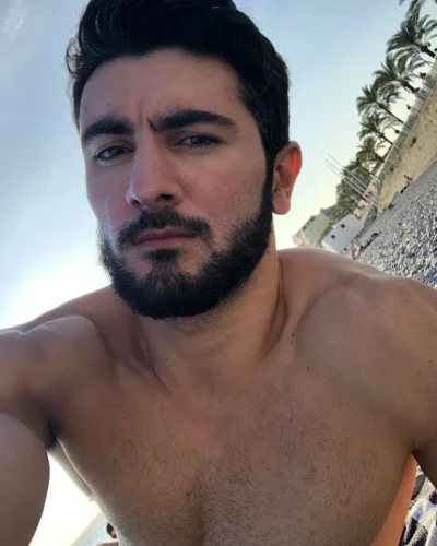 Volk photo 1, slavic, curvy, black hair, 185 cm, 86 kg, Hong Kong