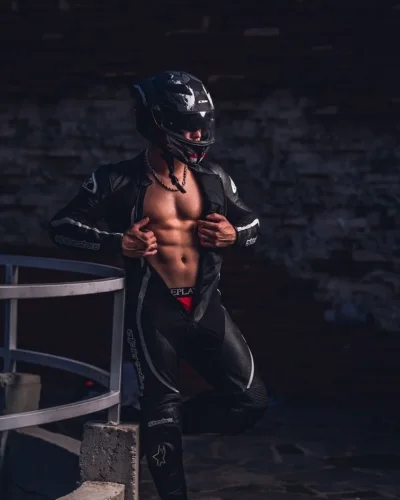 Ryder photo 15, latino, curvy, blonde hair, 185 cm, 90 kg, Hong Kong