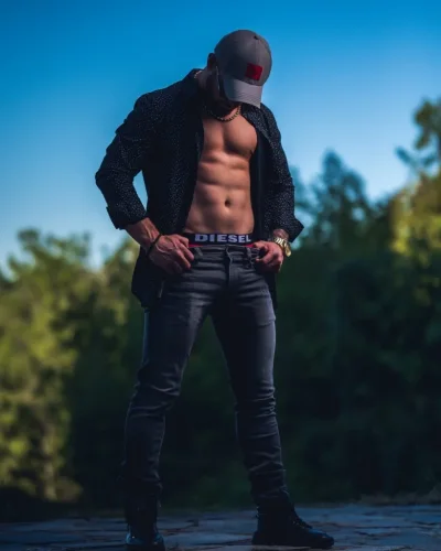 Ryder photo 4, latino, curvy, blonde hair, 185 cm, 90 kg, Hong Kong