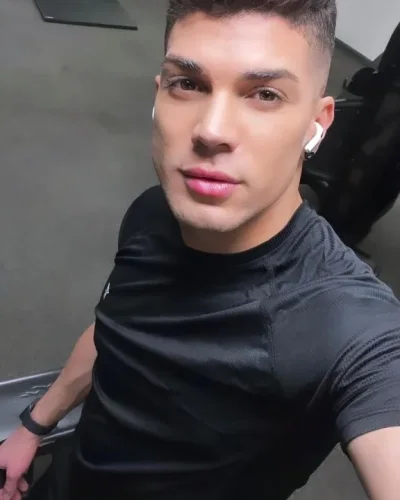 Kauan photo 10, latino, slim, blonde hair, 183 cm, 63 kg, Hong Kong