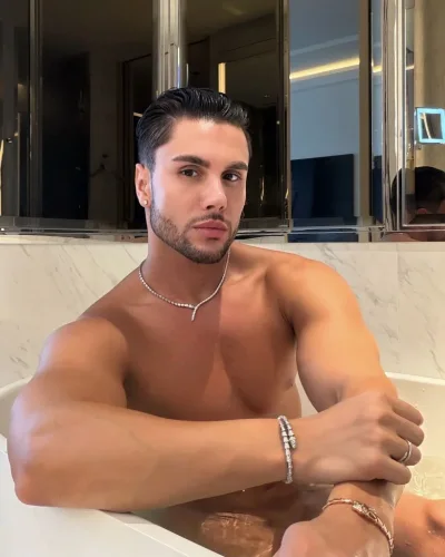 Xavier photo 22, slavic, athletic, black hair, 185 cm, 81 kg, Hong Kong