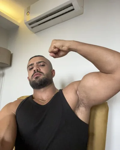 Vulcan photo 13, mixed, curvy, black hair, 180 cm, 81 kg, Hong Kong