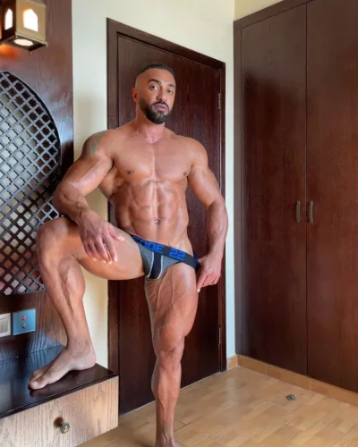 Charles photo 41, european, curvy, brunette, 178 cm, 105 kg, Hong Kong