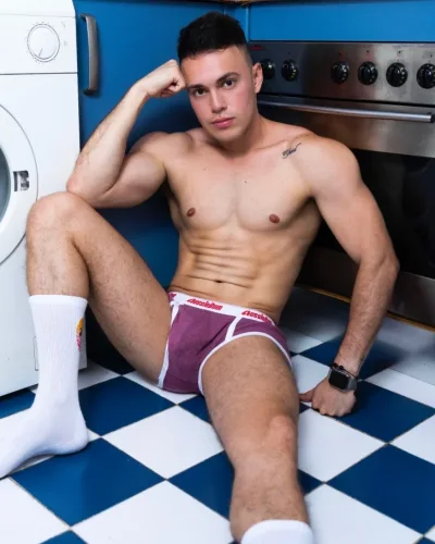 Yoel photo 1, latino, average, brunette, 178 cm, 68 kg, Hong Kong