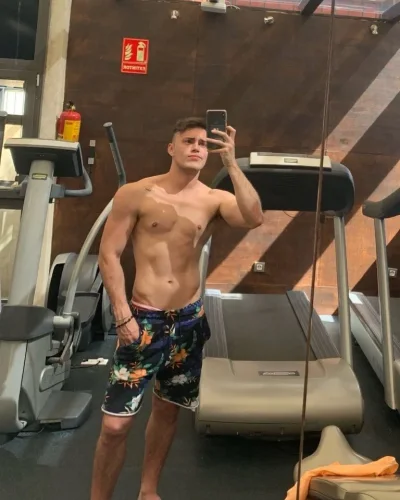 Yoel photo 22, latino, average, brunette, 178 cm, 68 kg, Hong Kong