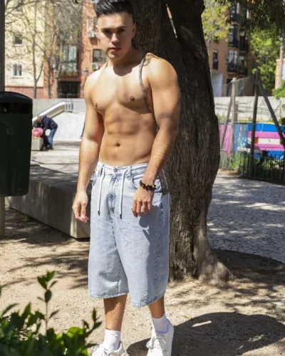 Yoel photo 24, latino, average, brunette, 178 cm, 68 kg, Hong Kong