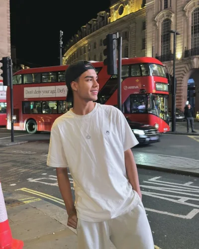 Cedric photo 4, latino, average, black hair, 175 cm, 65 kg, Hong Kong