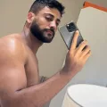 Wellington photo 8, latino, curvy, black hair, 185 cm, 90 kg, Hong Kong