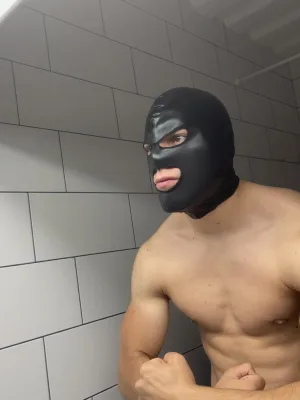 Dominic photo 1, slavic, curvy, black hair, 185 cm, 86 kg, Hong Kong