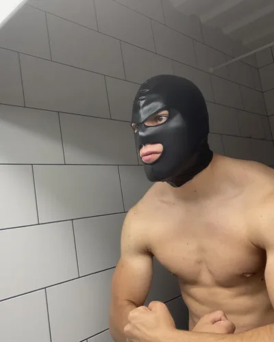 Dominic photo 1, slavic, curvy, black hair, 185 cm, 86 kg, Hong Kong