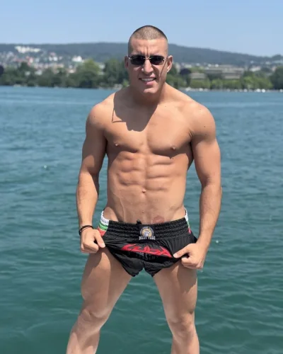 Dominic photo 19, slavic, curvy, black hair, 185 cm, 86 kg, Hong Kong