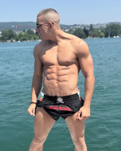 Dominic photo 21, slavic, curvy, black hair, 185 cm, 86 kg, Hong Kong