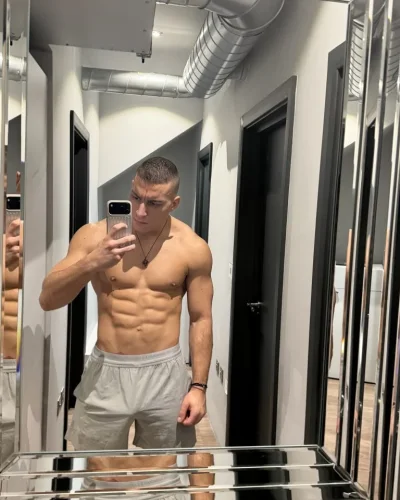Dominic photo 24, slavic, curvy, black hair, 185 cm, 86 kg, Hong Kong