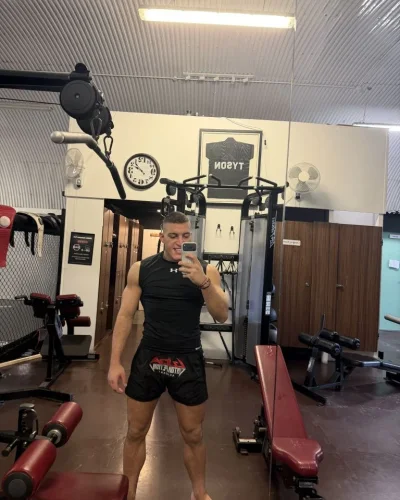 Dominic photo 25, slavic, curvy, black hair, 185 cm, 86 kg, Hong Kong