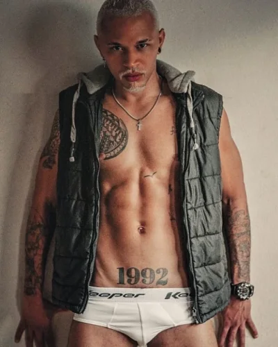Vini photo 11, latino, curvy, blonde hair, 185 cm, 86 kg, Hong Kong