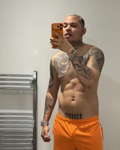 Vini photo 12, latino, curvy, blonde hair, 185 cm, 86 kg, Hong Kong