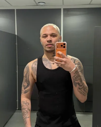 Vini photo 13, latino, curvy, blonde hair, 185 cm, 86 kg, Hong Kong
