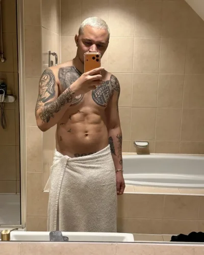 Vini photo 15, latino, curvy, blonde hair, 185 cm, 86 kg, Hong Kong