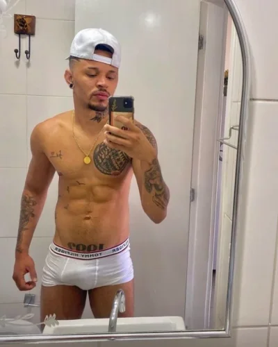 Vini photo 2, latino, curvy, blonde hair, 185 cm, 86 kg, Hong Kong