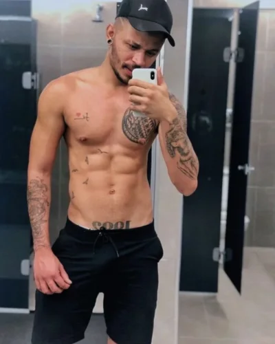 Vini photo 3, latino, curvy, blonde hair, 185 cm, 86 kg, Hong Kong