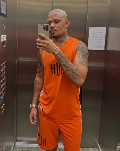 Vini photo 6, latino, curvy, blonde hair, 185 cm, 86 kg, Hong Kong