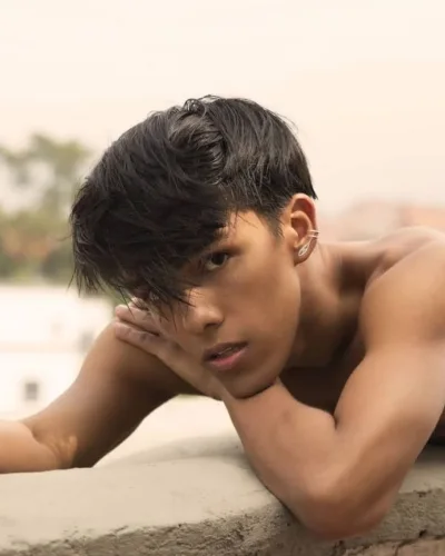 Lorenz photo 9, latino, slim, black hair, 173 cm, 56 kg, Hong Kong