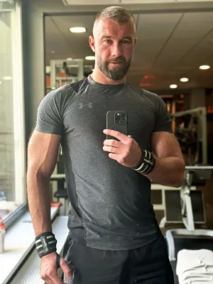 Stanis photo 1, latino, curvy, brunette, 190 cm, 100 kg, Hong Kong