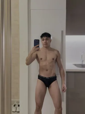 Nico photo 1, asian, average, black hair, 163 cm, 54 kg, Hong Kong